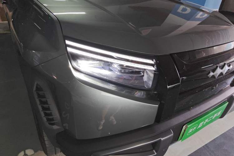 Used Formula Leopard Titanium 3 2025 501 km All-Wheel Drive Intelligent Driving Max Edition Right Front Headlight