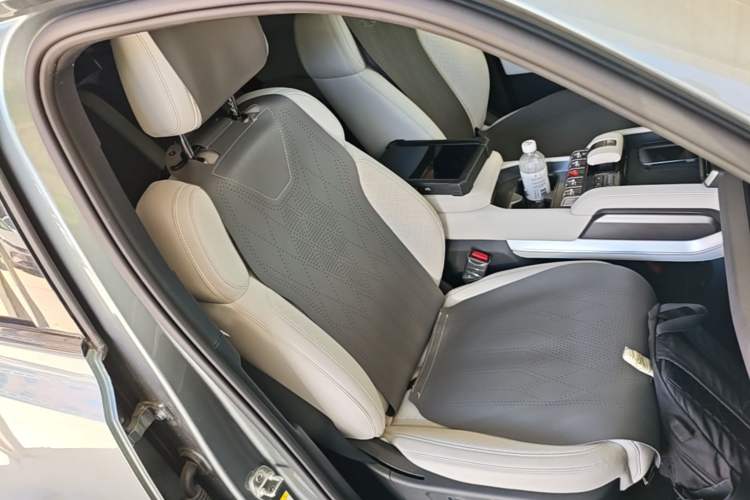 Used Formula Leopard Titanium 3 2025 501 km All-Wheel Drive Intelligent Driving Max Edition Right Front Seat