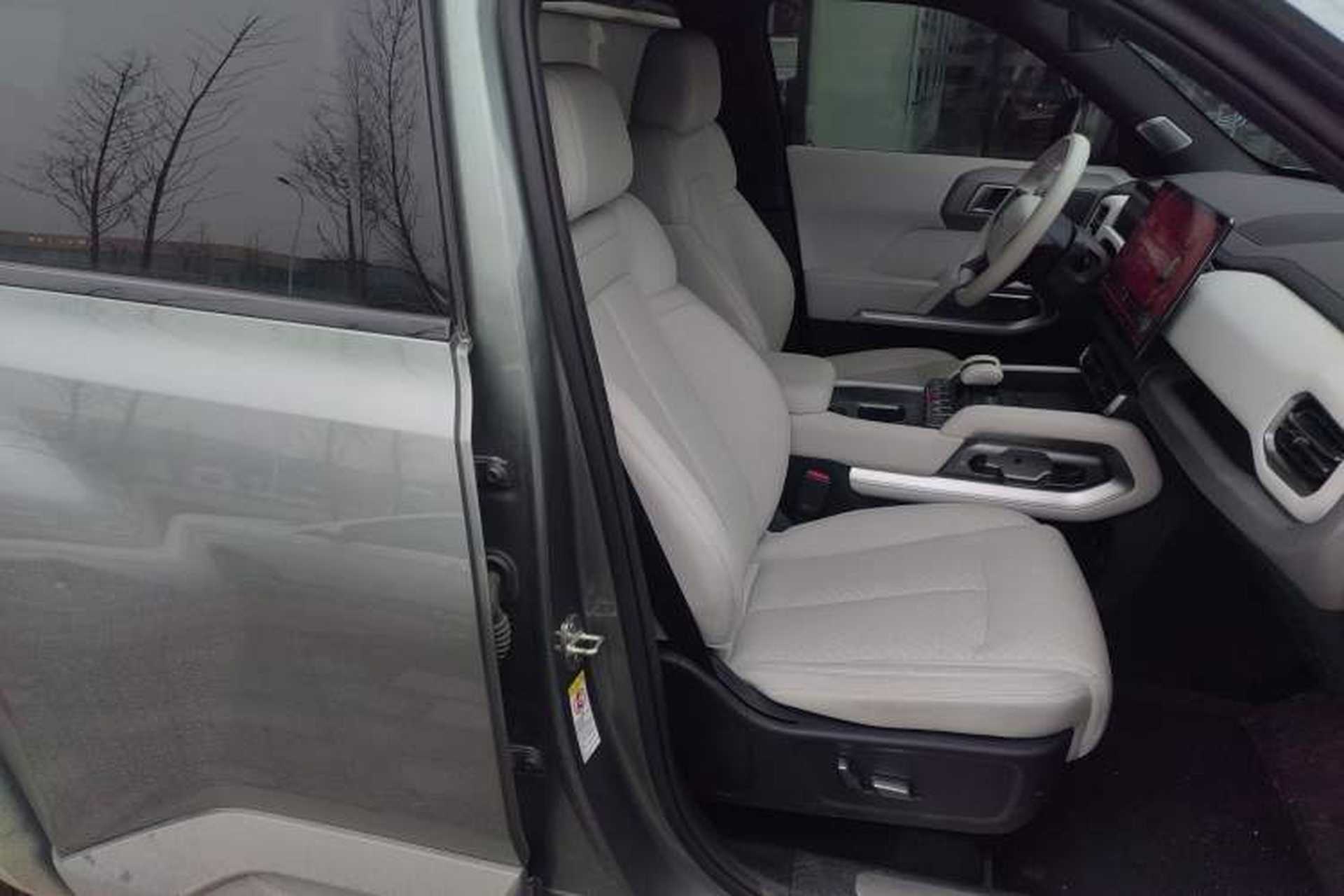 Used Formula Leopard Titanium 3 2025 501KM All-Wheel Drive Intelligent Driving Ultra Version Right Front Seat