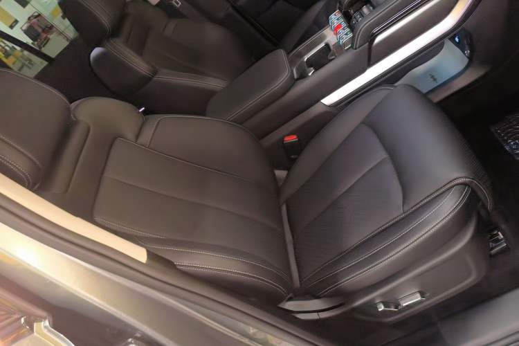 Used Formula Leopard Titanium 3 2025 501 km All-Wheel Drive Intelligent Driving Max Edition Right Front Seat