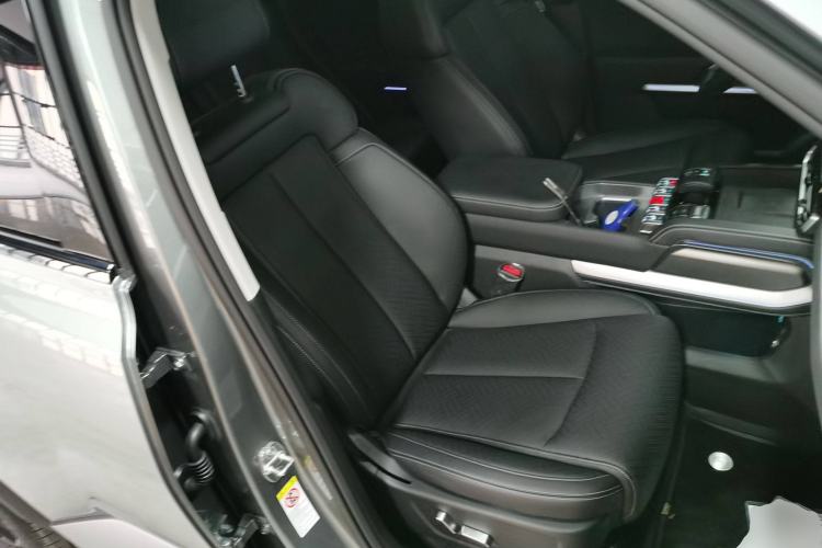 Used Formula Leopard Titanium 3 2025 501 km Range Rear-Wheel Drive Intelligent Driving Max Edition Right Front Seat