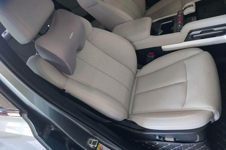 Used Formula Leopard Titanium 3 2025 501KM All-Wheel Drive Intelligent Driving Ultra Version Right Front Seat