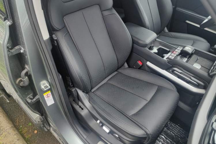 Used Formula Leopard Titanium 3 2025 501 km Four-Wheel Drive Drone Edition Right Front Seat