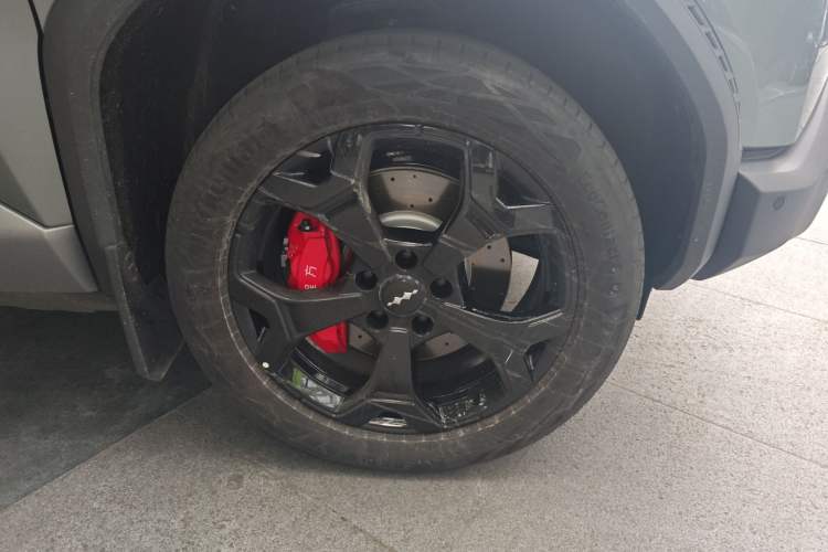 Used Formula Leopard Titanium 3 2025 501 km Four-Wheel Drive Drone Edition Right Front Wheel Hub