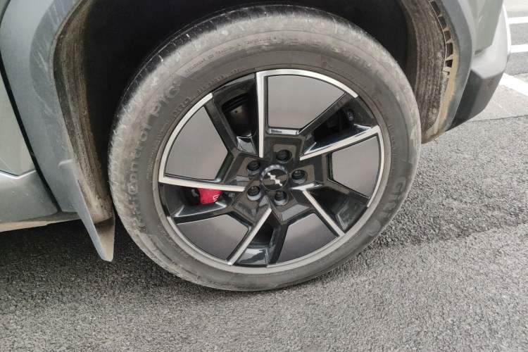 Used Formula Leopard Titanium 3 2025 501KM All-Wheel Drive Intelligent Driving Ultra Version Right Front Wheel Hub