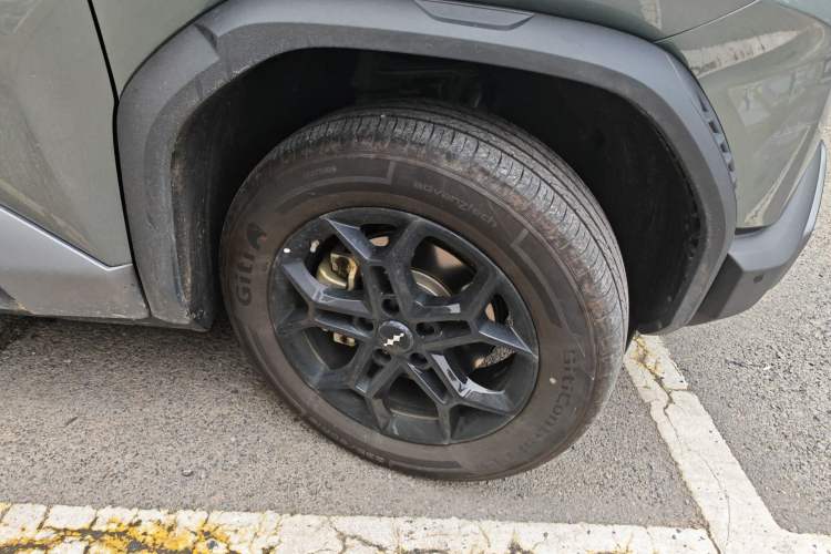 Used Formula Leopard Titanium 3 2025 501 km Range Rear-Wheel Drive Intelligent Driving Max Edition Right Front Wheel Hub