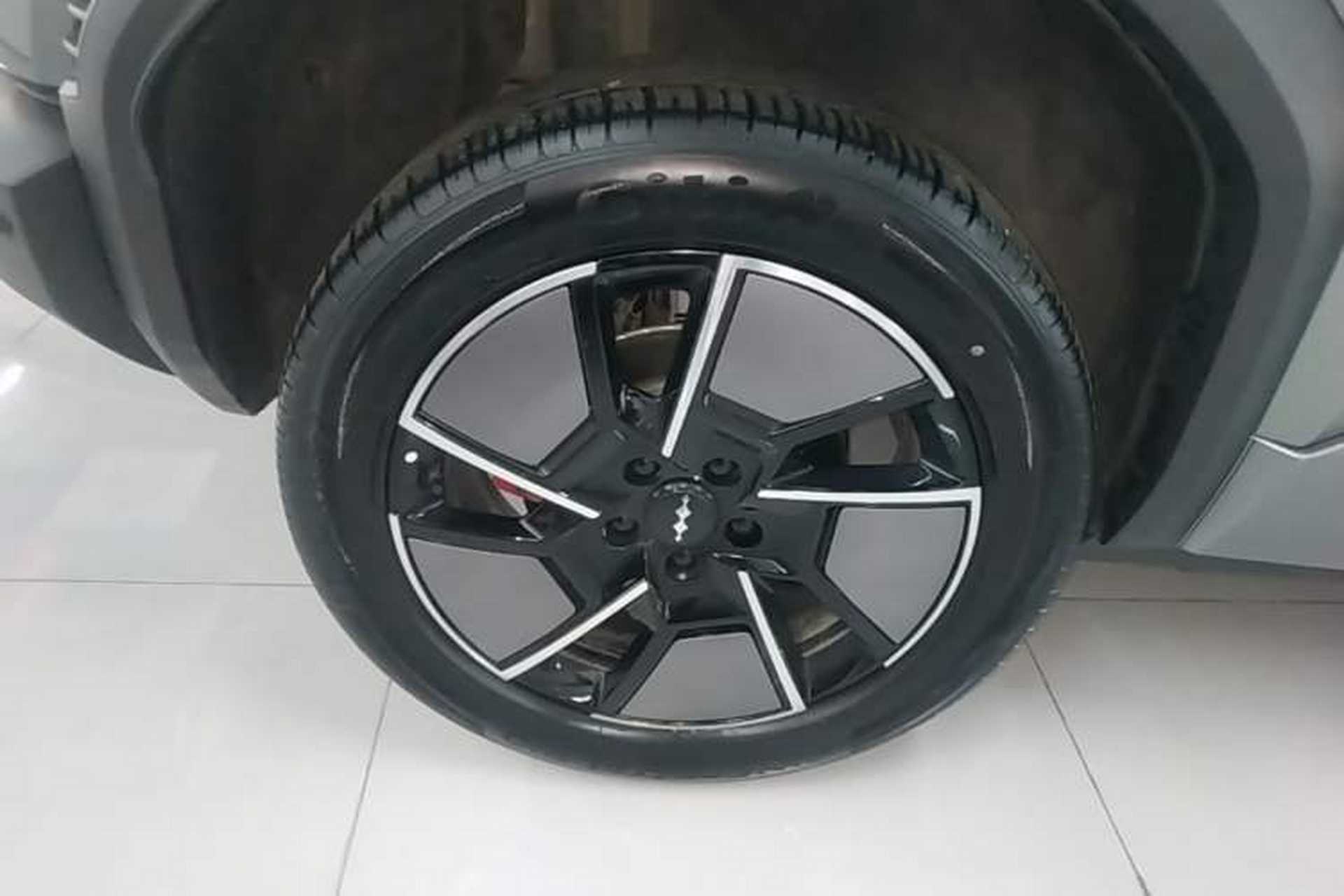 Used Formula Leopard Titanium 3 2025 501KM All-Wheel Drive Intelligent Driving Ultra Version Right Rear Wheel Hub