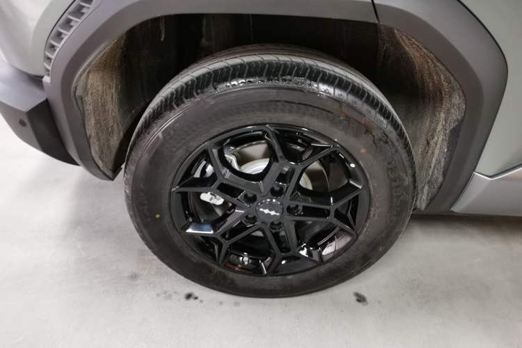 Used Formula Leopard Titanium 3 2025 501 km Range Rear-Wheel Drive Intelligent Driving Max Edition Right Rear Wheel Hub