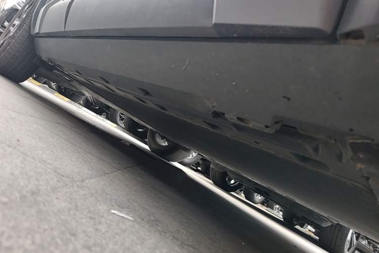 Used Formula Leopard Titanium 3 2025 501 km Range Rear-Wheel Drive Intelligent Driving Max Edition Right Side Sill