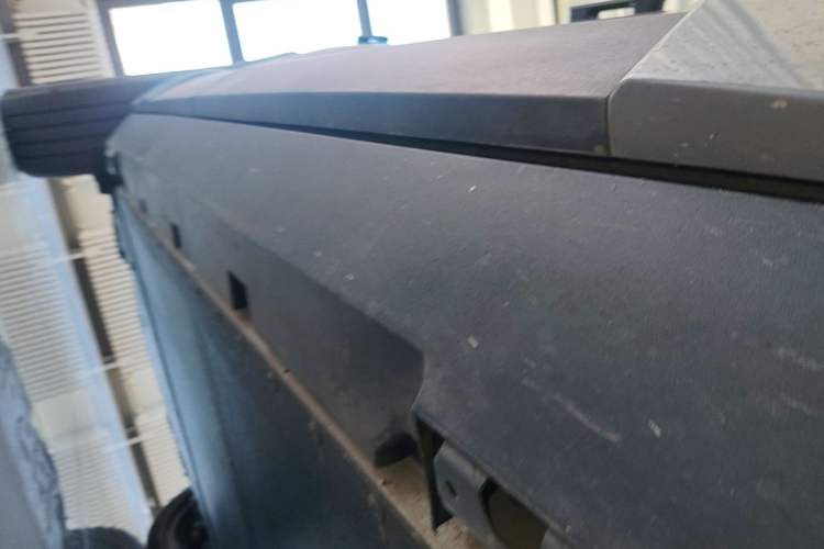Used Formula Leopard Titanium 3 2025 501KM All-Wheel Drive Intelligent Driving Ultra Version Right Side Sill