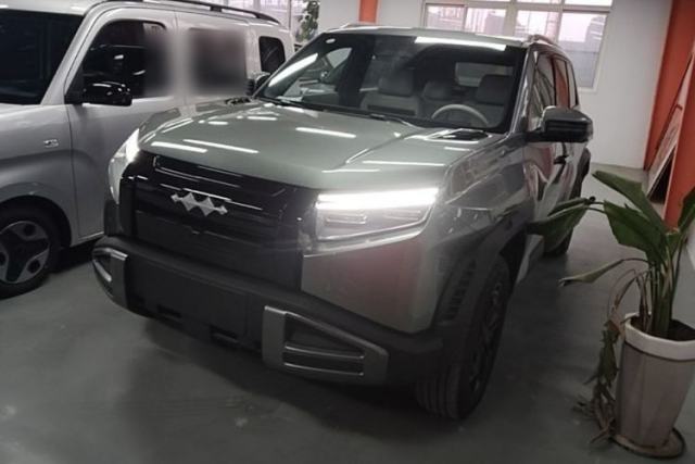 Used Formula Leopard Titanium 3 2025 501 km Range Rear-Wheel Drive Intelligent Driving Pro Version