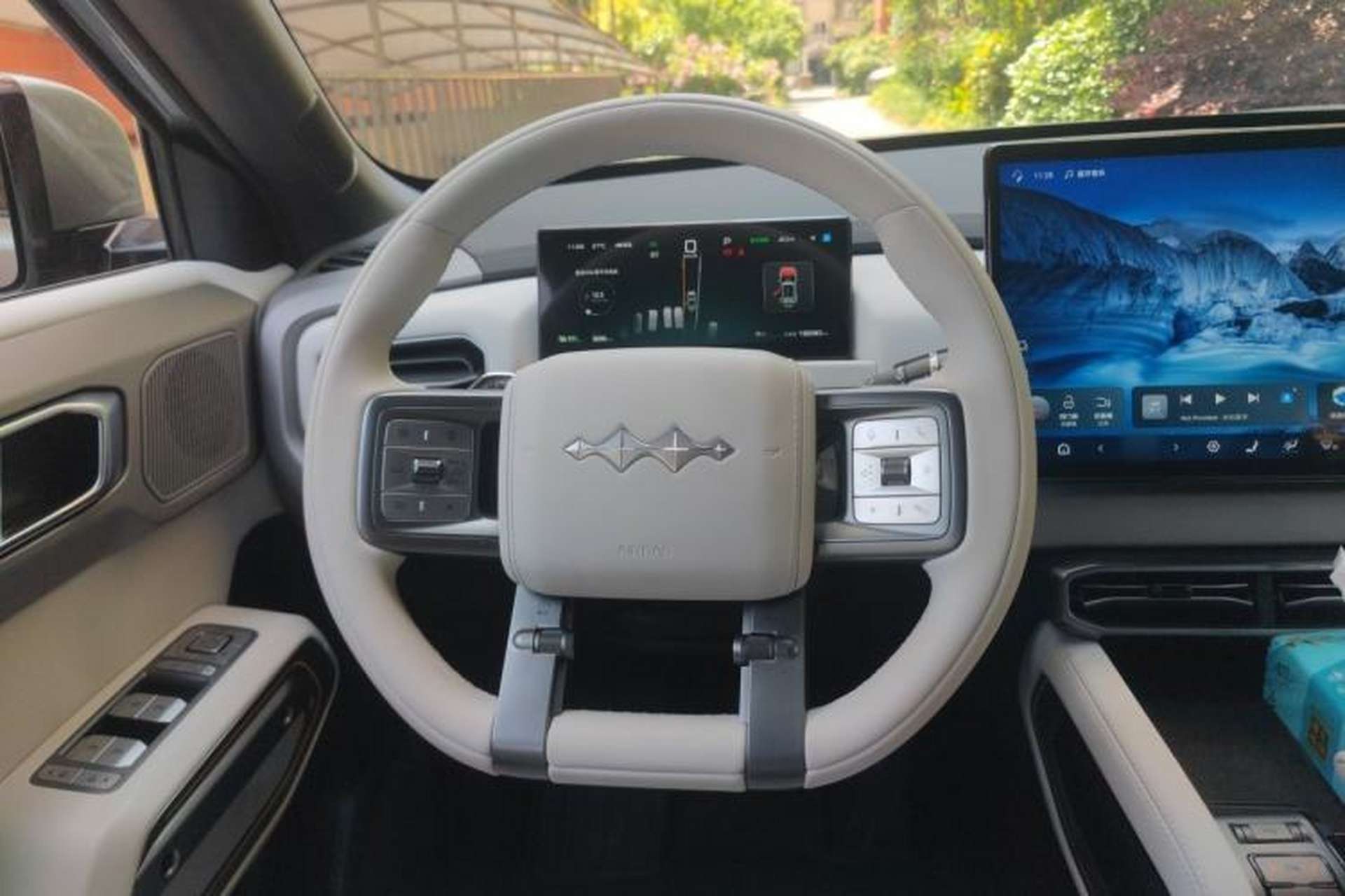 Used Formula Leopard Titanium 3 2025 501 km All-Wheel Drive Intelligent Driving Max Edition Steering Wheel