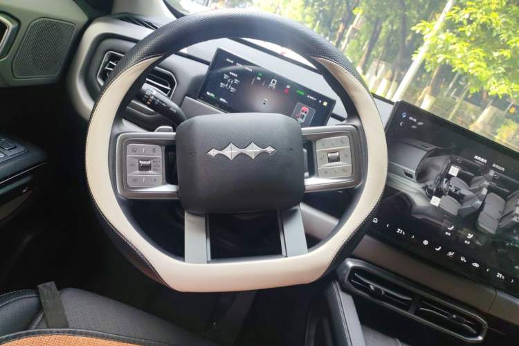 Used Formula Leopard Titanium 3 2025 501 km Range Rear-Wheel Drive Intelligent Driving Max Edition Steering Wheel