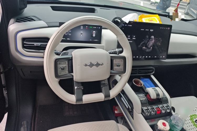 Used Formula Leopard Titanium 3 2025 501 km Four-Wheel Drive Drone Edition Steering Wheel