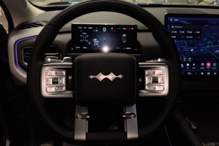 Used Formula Leopard Titanium 3 2025 501 km All-Wheel Drive Intelligent Driving Max Edition Steering Wheel
