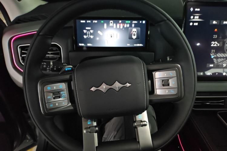 Used Formula Leopard Titanium 3 2025 501KM All-Wheel Drive Intelligent Driving Ultra Version Steering Wheel