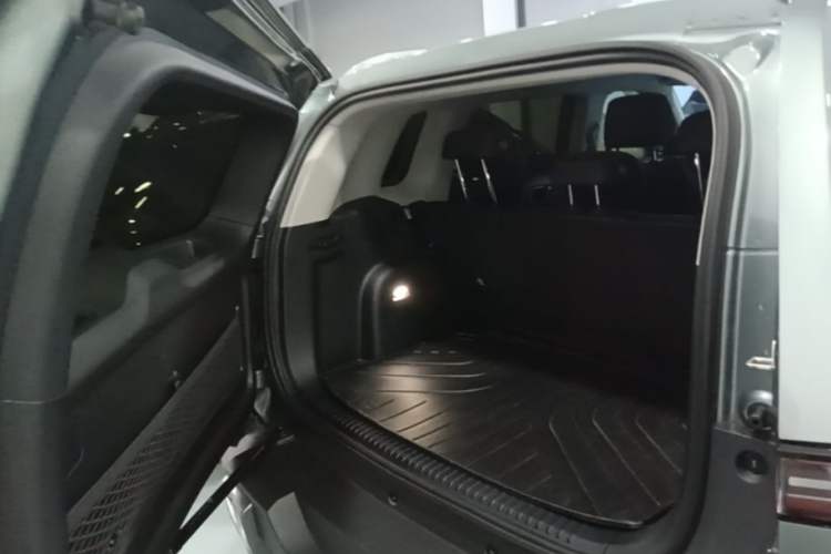 Used Formula Leopard Titanium 3 2025 501 km Range Rear-Wheel Drive Intelligent Driving Max Edition Trunk