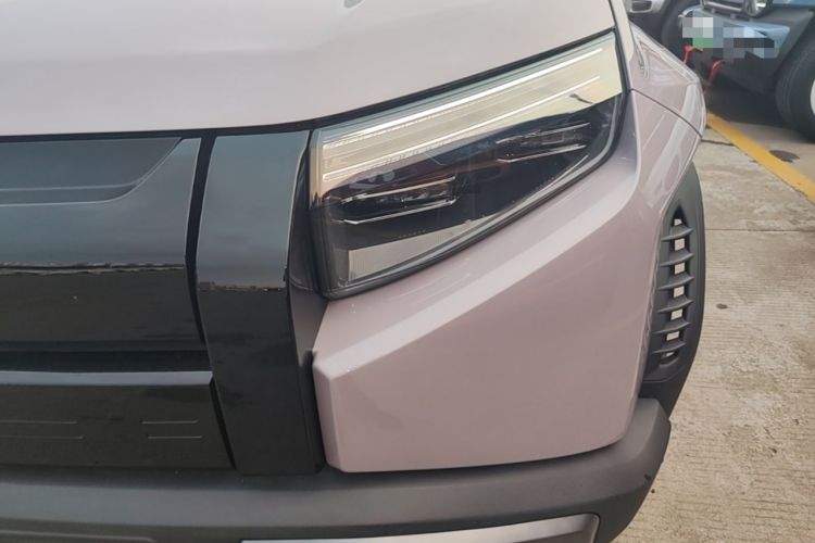 Used Formula Leopard Titanium 3 2025 501 km Range Rear-Wheel Drive Intelligent Driving Max Edition Left Front Headlight