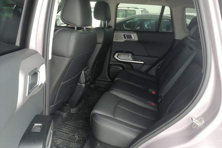 Used Formula Leopard Titanium 3 2025 Model 501KM Rear-Drive Ultra Version Left Rear Seat