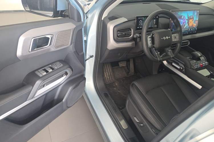Used Formula Leopard Titanium 3 2025 501KM All-Wheel Drive Intelligent Driving Ultra Version Driver Seat