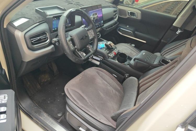 Used Formula Leopard Titanium 3 2025 501KM All-Wheel Drive Intelligent Driving Ultra Version Left Front Seat