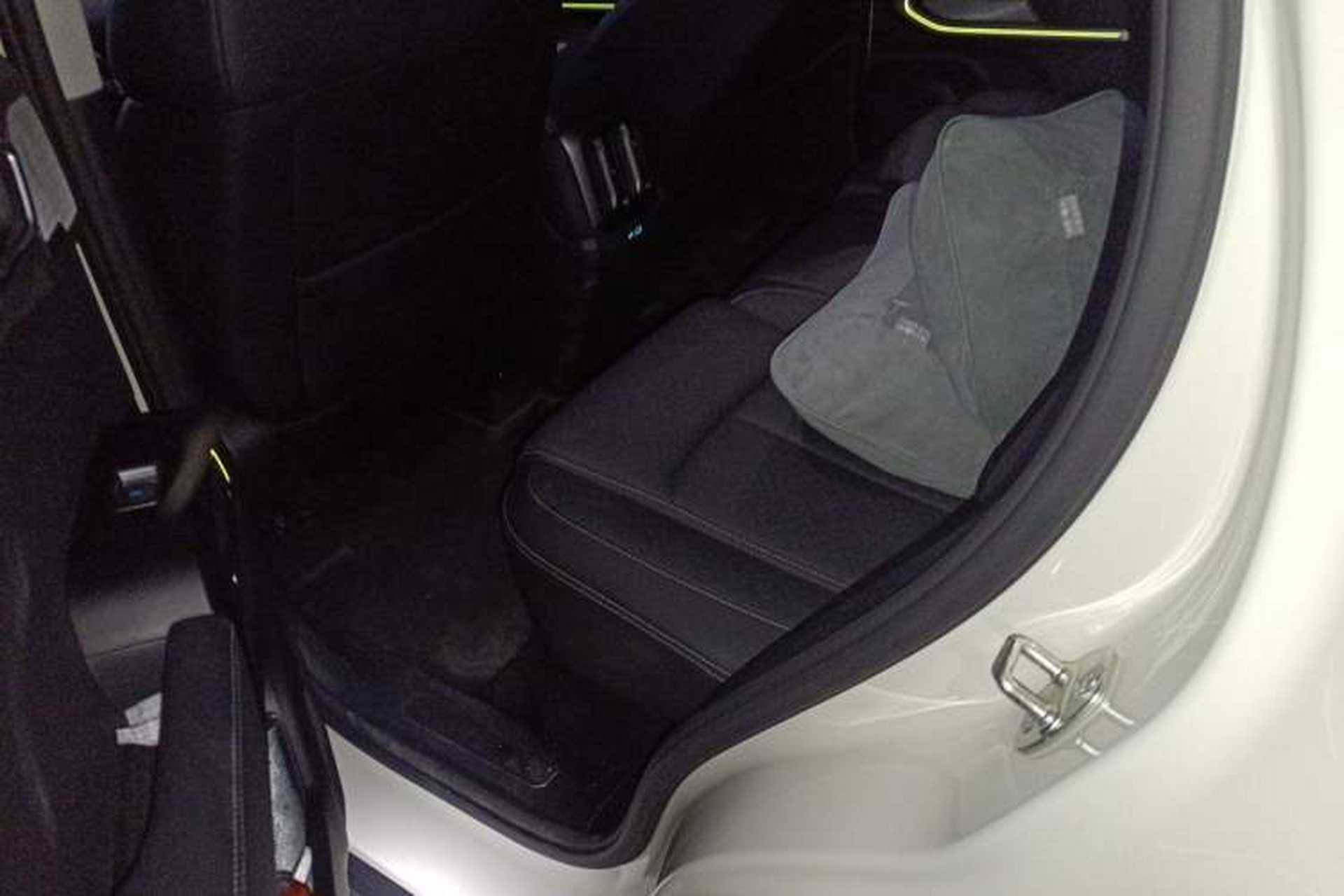 Used Formula Leopard Titanium 3 2025 501KM All-Wheel Drive Intelligent Driving Ultra Version Left Rear Seat
