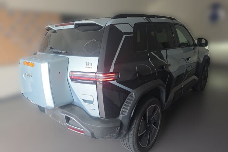 Used Formula Leopard Titanium 3 2025 501KM All-Wheel Drive Intelligent Driving Ultra Version Rear Right 45 Deg
