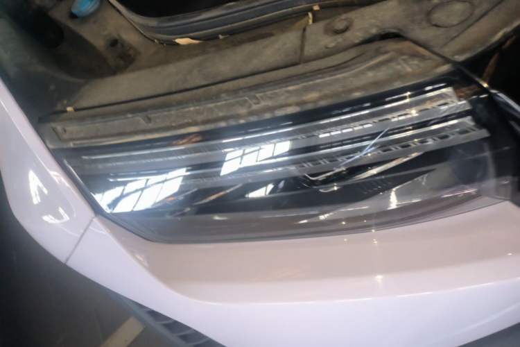 Used Formula Leopard Titanium 3 2025 501 km All-Wheel Drive Intelligent Driving Max Edition Right Front Headlight