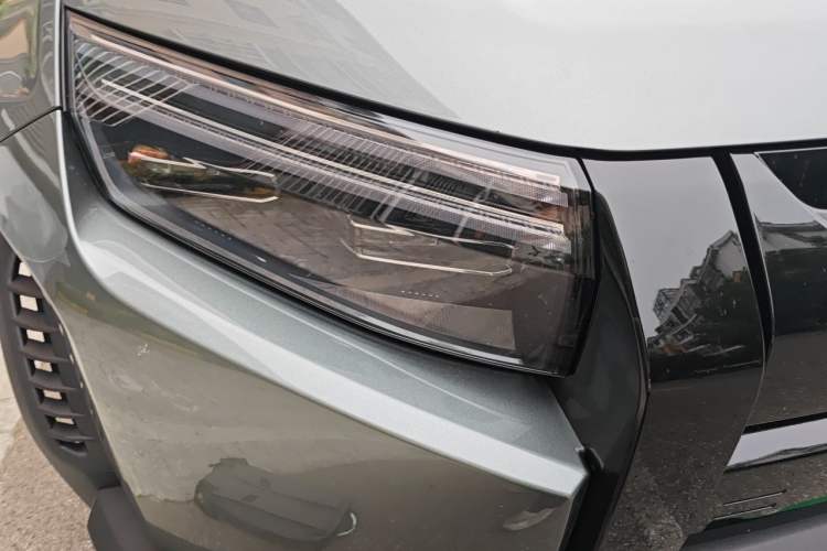 Used Formula Leopard Titanium 3 2025 501 km All-Wheel Drive Intelligent Driving Max Edition Right Front Headlight