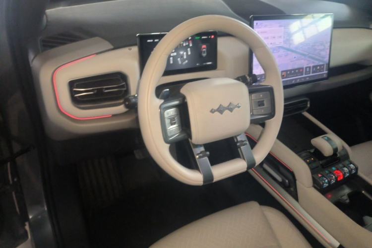 Used Formula Leopard Titanium 3 2025 501 km All-Wheel Drive Intelligent Driving Max Edition Steering Wheel