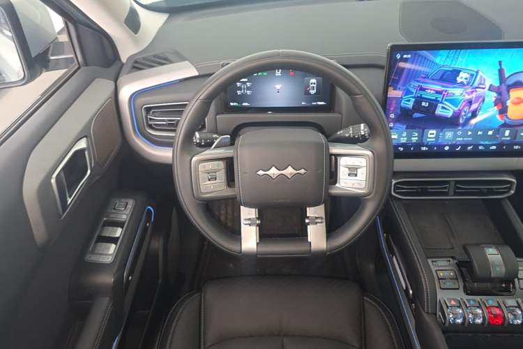 Used Formula Leopard Titanium 3 2025 501KM All-Wheel Drive Intelligent Driving Ultra Version Steering Wheel