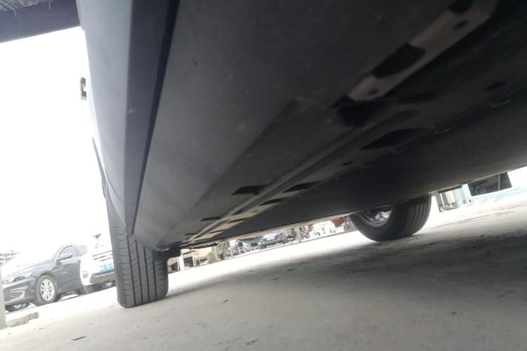 Used Formula Leopard Titanium 3 2025 Model 501KM Rear-Drive Ultra Version Right Side Sill