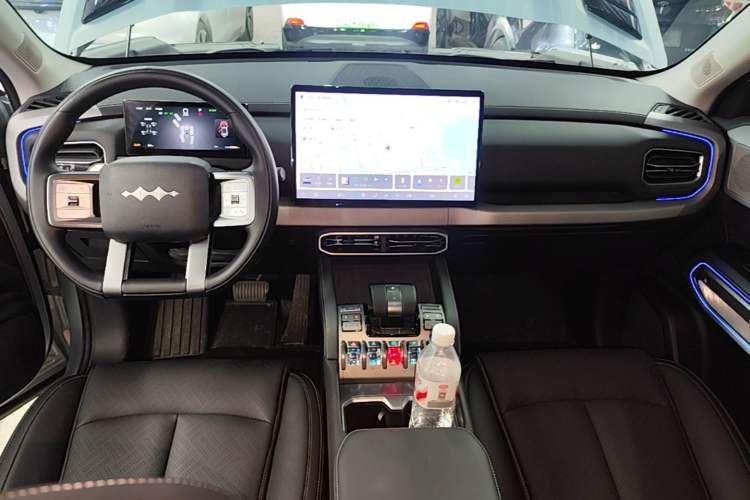 Used Formula Leopard Titanium 3 2025 501 km Range Rear-Wheel Drive Intelligent Driving Max Edition Audio And AC Panel
