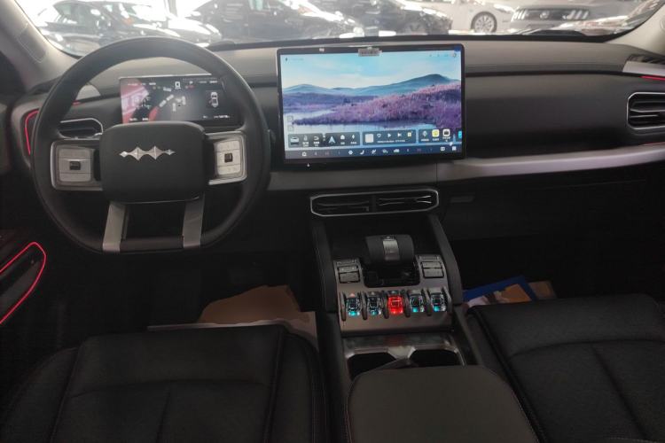 Used Formula Leopard Titanium 3 2025 501 km Range Rear-Wheel Drive Intelligent Driving Max Edition Center Console
