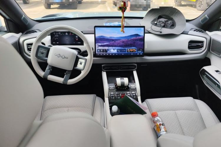 Used Formula Leopard Titanium 3 2025 501KM All-Wheel Drive Intelligent Driving Ultra Version Center Console