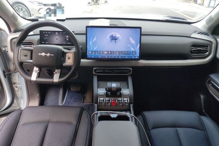 Used Formula Leopard Titanium 3 2025 501 km All-Wheel Drive Intelligent Driving Max Edition Center Console
