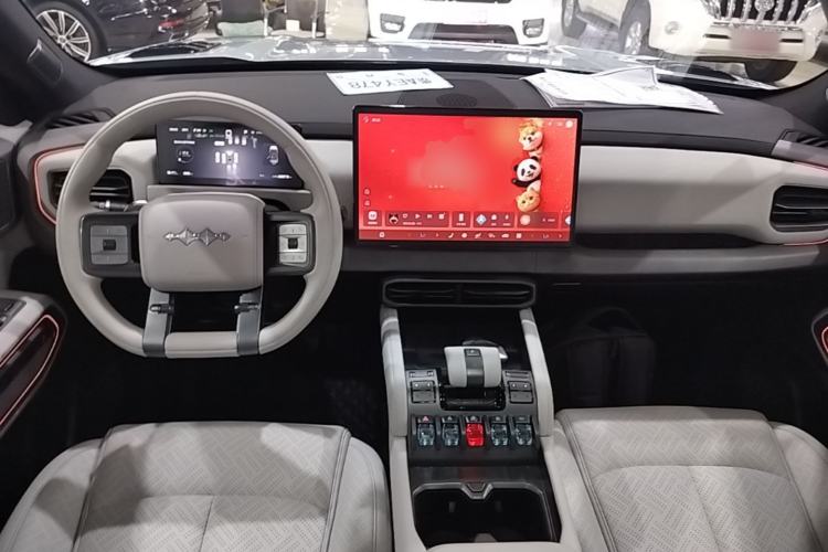 Used Formula Leopard Titanium 3 2025 501KM All-Wheel Drive Intelligent Driving Ultra Version Center Console