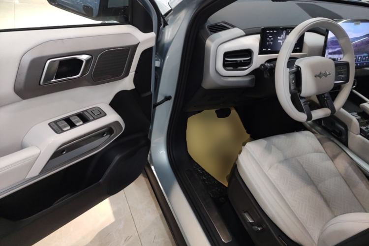 Used Formula Leopard Titanium 3 2025 501KM All-Wheel Drive Intelligent Driving Ultra Version Driver Seat