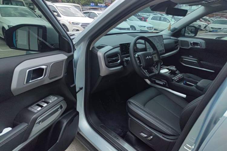 Used Formula Leopard Titanium 3 2025 501KM All-Wheel Drive Intelligent Driving Ultra Version Driver Seat