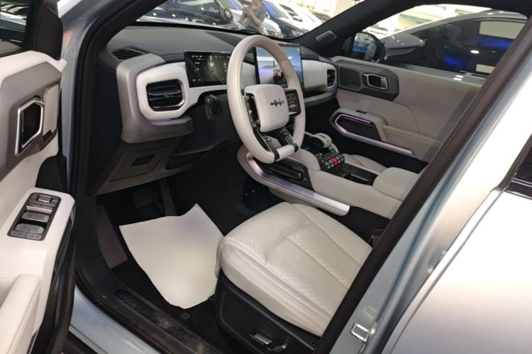 Used Formula Leopard Titanium 3 2025 501KM All-Wheel Drive Intelligent Driving Ultra Version Driver Seat