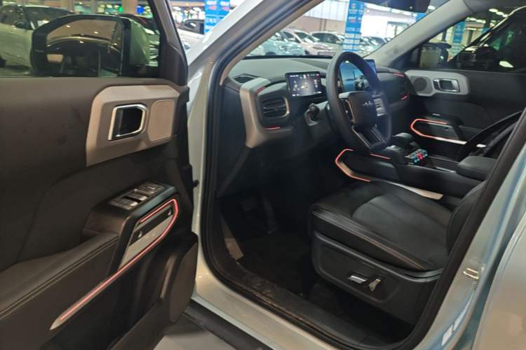Used Formula Leopard Titanium 3 2025 501 km Range Rear-Wheel Drive Intelligent Driving Max Edition Driver Seat