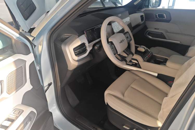 Used Formula Leopard Titanium 3 2025 501KM All-Wheel Drive Intelligent Driving Ultra Version Driver Seat