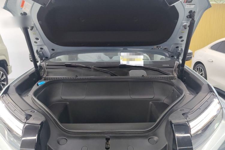 Used Formula Leopard Titanium 3 2025 501KM All-Wheel Drive Intelligent Driving Ultra Version Engine Bay