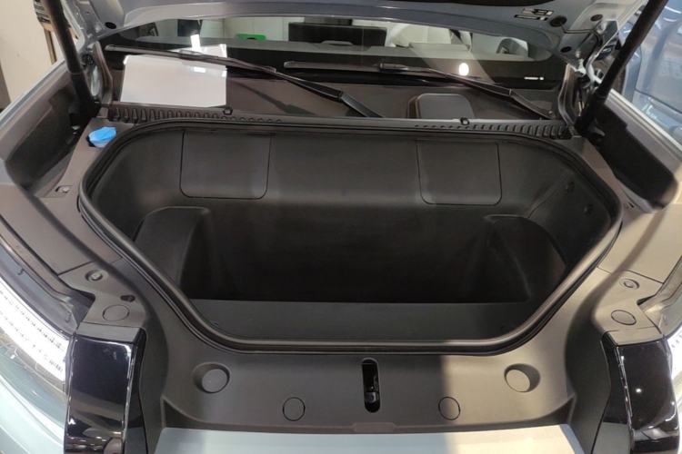 Used Formula Leopard Titanium 3 2025 501KM All-Wheel Drive Intelligent Driving Ultra Version Engine Bay