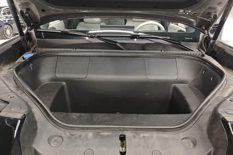 Used Formula Leopard Titanium 3 2025 501KM All-Wheel Drive Intelligent Driving Ultra Version Engine Bay