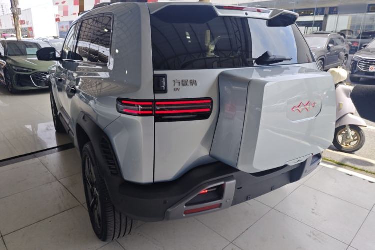 Used Formula Leopard Titanium 3 2025 501KM All-Wheel Drive Intelligent Driving Ultra Version Exterior 2