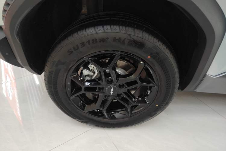 Used Formula Leopard Titanium 3 2025 501 km Range Rear-Wheel Drive Intelligent Driving Max Edition Exterior 5
