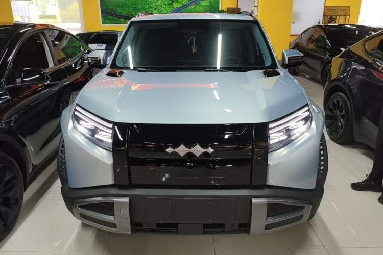 Used Formula Leopard Titanium 3 2025 501KM All-Wheel Drive Intelligent Driving Ultra Version Front