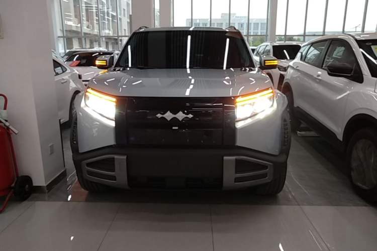 Used Formula Leopard Titanium 3 2025 501KM All-Wheel Drive Intelligent Driving Ultra Version Front