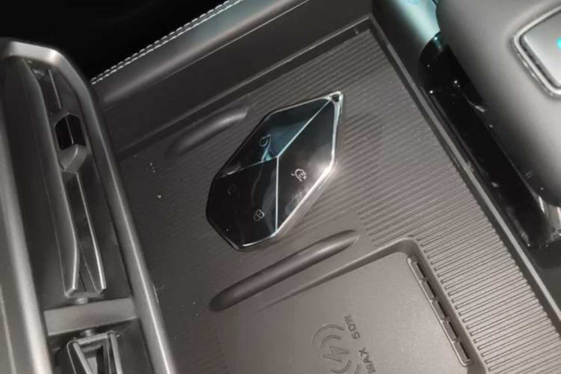 Used Formula Leopard Titanium 3 2025 501KM All-Wheel Drive Intelligent Driving Ultra Version Interior 1